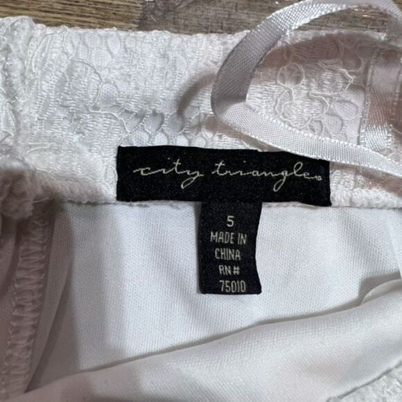 City Triangles Women's Floral Print Lace Overlay A-Line Mini Skirt White‎ Size 5 - Picture 3 of 10